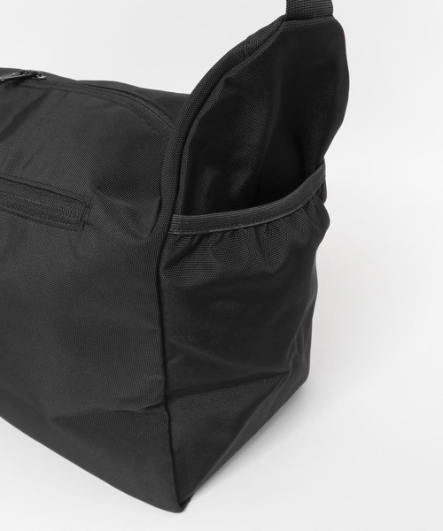 URBAN RESEARCH DOORS(アーバンリサーチドアーズ)の「サイドポケットショルダーバッグ 18L(ショルダーバッグ・メンズ・ブラック/グレー・-)」の13枚目の写真