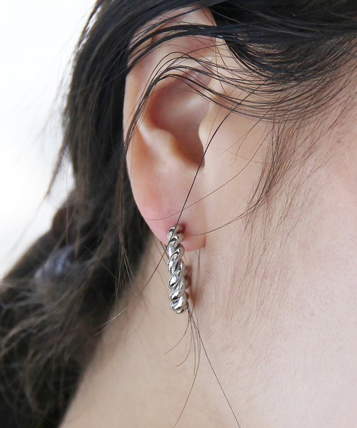 abaskdesign(アバスクデザイン)の「金属アレルギー対応 ツイストステンレスピアス S(ピアス(両耳用)・レディース・シルバー/ゴールド・FREE)」の9枚目の写真
