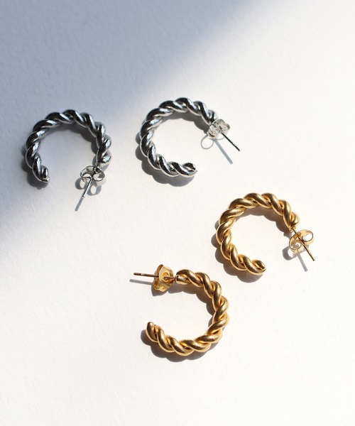 abaskdesign(アバスクデザイン)の「金属アレルギー対応 ツイストステンレスピアス S(ピアス(両耳用)・レディース・シルバー/ゴールド・FREE)」の6枚目の写真