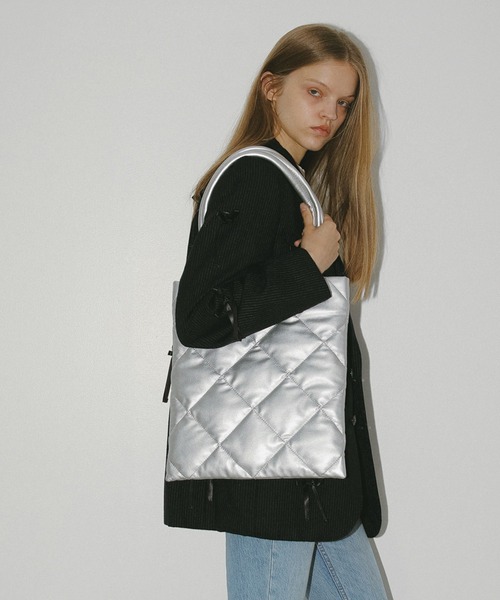 EFOLE（エフォル）の「Quilting flat tote bag / キルティング フラット トートバッグ（トートバッグ・レディース・シルバー/ブラック・FREE）」の8枚目の写真