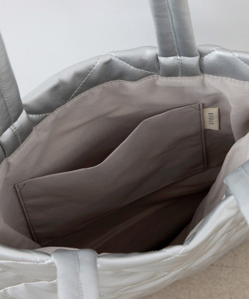 EFOLE（エフォル）の「Quilting flat tote bag / キルティング フラット トートバッグ（トートバッグ・レディース・シルバー/ブラック・FREE）」の4枚目の写真