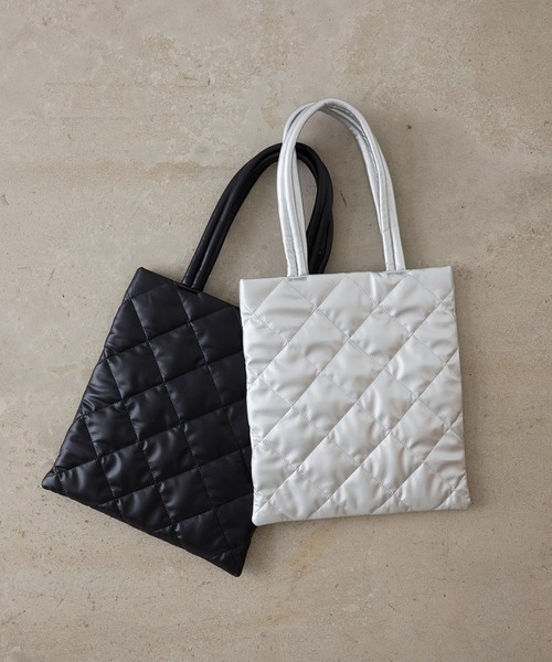EFOLE（エフォル）の「Quilting flat tote bag / キルティング フラット トートバッグ（トートバッグ・レディース・シルバー/ブラック・FREE）」の5枚目の写真
