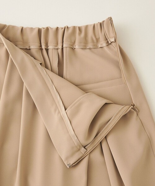 conte(コンテ)の「<conte>アシンメトリー タックパンツ(その他パンツ・レディース・ベージュ/ネイビー/ブラック・36/38)」の16枚目の写真