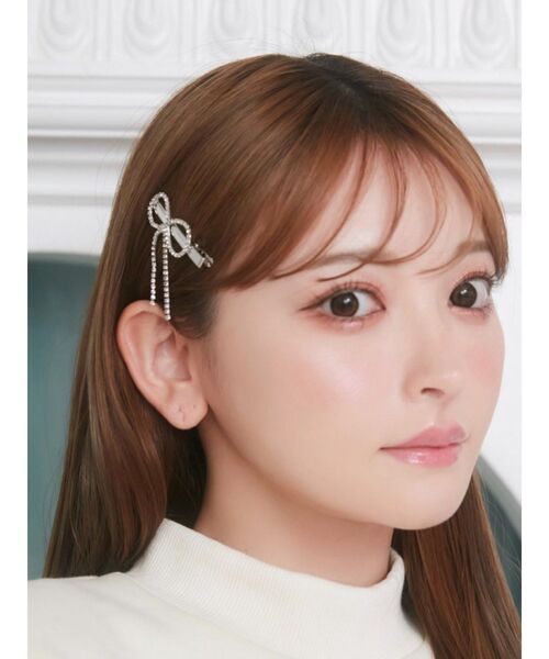 EATME(イートミー)の「ビジューリボンヘアクリップ(ヘアピン・レディース・シルバー・FREE)」の1枚目の写真
