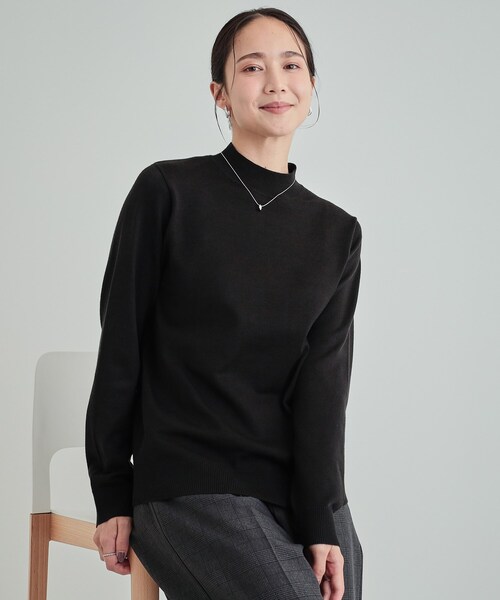 SHOO・LA・RUE（シューラルー）の「【高レビュー/洗える】ちくちくしにくい なめらかハイネックニット（ニット/セーター・レディース・グリーン系/オフホワイト/グレー/ブラック/ベビーピンク/ライトブルー・02/03/04）」の3枚目の写真