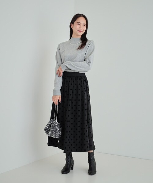 SHOO・LA・RUE（シューラルー）の「【高レビュー/洗える】ちくちくしにくい なめらかハイネックニット（ニット/セーター・レディース・グリーン系/オフホワイト/グレー/ブラック/ベビーピンク/ライトブルー・02/03/04）」の8枚目の写真