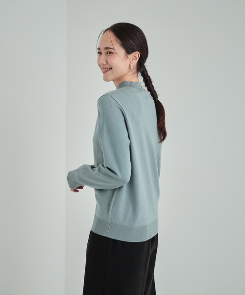 SHOO・LA・RUE（シューラルー）の「【高レビュー/洗える】ちくちくしにくい なめらかハイネックニット（ニット/セーター・レディース・グリーン系/オフホワイト/グレー/ブラック/ベビーピンク/ライトブルー・02/03/04）」の15枚目の写真