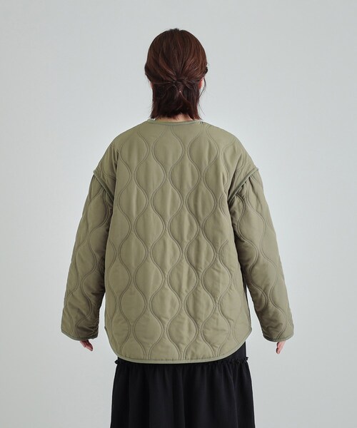 DRESKIP(ドレスキップ)の「◆【高レビュー/撥水/吸湿発熱】大人が着たい オーバーキルトブルゾン(ブルゾン・レディース・ブラック/カーキ/アイボリー・02/03/04)」の21枚目の写真