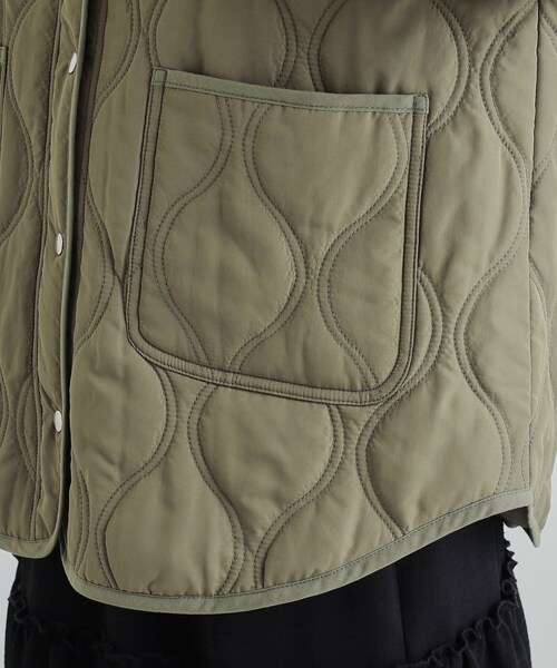 DRESKIP(ドレスキップ)の「◆【高レビュー/撥水/吸湿発熱】大人が着たい オーバーキルトブルゾン(ブルゾン・レディース・ブラック/カーキ/アイボリー・02/03/04)」の17枚目の写真