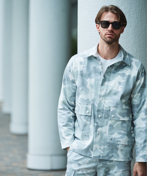 ACANTHUS(アカンサス)の「ACANTHUS:Military Shirt Jacket(ミリタリージャケット・メンズ・ホワイト/ブラック・S/M/L/XL)」の2枚目の写真
