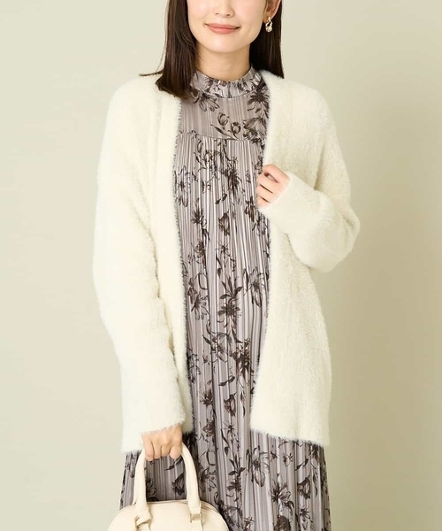 a.v.v（アーヴェヴェ）の「フェザーヤーントッパーカーディガン（カーディガン/ボレロ・レディース・アイボリー/モカ・40/38）」の2枚目の写真
