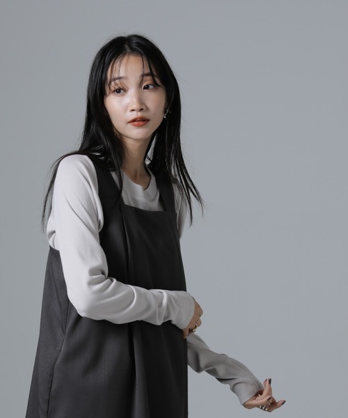 NANO universe（ナノユニバース）の「ジンジャー吸湿発熱抗菌防臭クルーネックカットソー（Tシャツ/カットソー・レディース・ブラック/ライトグレー/ホワイト・FREE）」の5枚目の写真