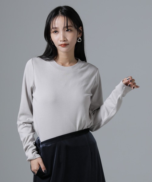 NANO universe（ナノユニバース）の「ジンジャー吸湿発熱抗菌防臭クルーネックカットソー（Tシャツ/カットソー・レディース・ブラック/ライトグレー/ホワイト・FREE）」の4枚目の写真