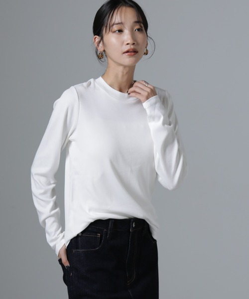 NANO universe（ナノユニバース）の「ジンジャー吸湿発熱抗菌防臭クルーネックカットソー（Tシャツ/カットソー・レディース・ブラック/ライトグレー/ホワイト・FREE）」の11枚目の写真