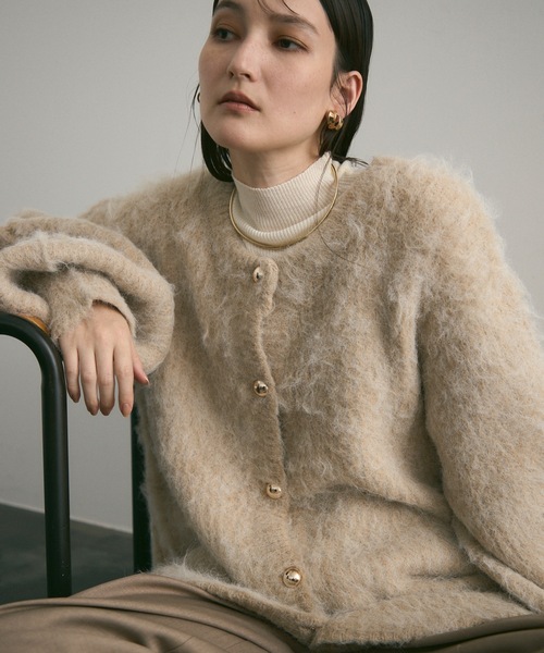 Lutim by u（ルチバイユー）の「BIG ボタン・シャギーニットカーディガン（カーディガン/ボレロ・レディース・レッド/モカ/チャコールグレー/ブラック/ナチュラル・FREE）」の4枚目の写真