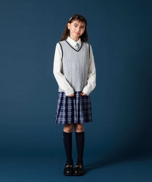 a.v.v（アーヴェヴェ）の「[140-160]【卒服】配色ニットベスト（ベスト・キッズ・ホワイト/ライトグレー・140/150/160）」の15枚目の写真