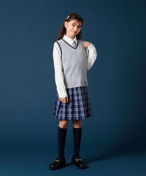 a.v.v（アーヴェヴェ）の「[140-160]【卒服】配色ニットベスト（ベスト・キッズ・ホワイト/ライトグレー・140/150/160）」の13枚目の写真