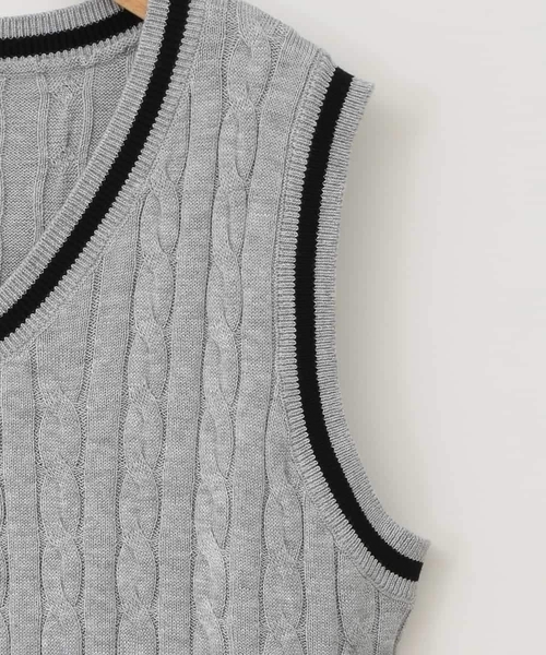 a.v.v（アーヴェヴェ）の「[140-160]【卒服】配色ニットベスト（ベスト・キッズ・ホワイト/ライトグレー・140/150/160）」の5枚目の写真