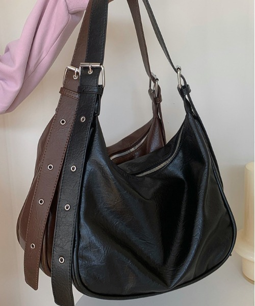 FREE STYLISTS（フリー スタイリスト）の「Y2K リングベルトビンテージライクショルダー/ハンドバッグ  A4対応大容量（ショルダーバッグ・レディース・ブラック/ブラウン・FREE）」の16枚目の写真