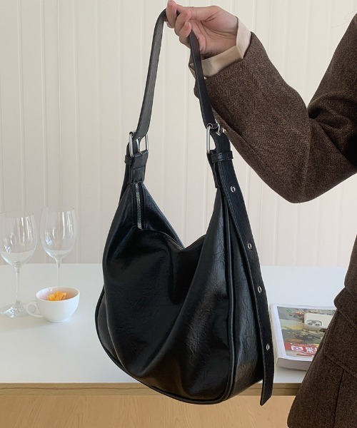 FREE STYLISTS（フリー スタイリスト）の「Y2K リングベルトビンテージライクショルダー/ハンドバッグ  A4対応大容量（ショルダーバッグ・レディース・ブラック/ブラウン・FREE）」の14枚目の写真