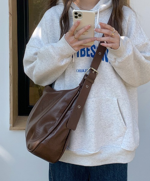 FREE STYLISTS（フリー スタイリスト）の「Y2K リングベルトビンテージライクショルダー/ハンドバッグ  A4対応大容量（ショルダーバッグ・レディース・ブラック/ブラウン・FREE）」の7枚目の写真