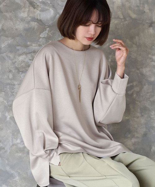 e-zakkamania stores(イーザッカマニアストアーズ)の「ネックレス刺繍 チャーム付きプルオーバー(Tシャツ/カットソー・レディース・グレイッシュベージュ/ブラック/チャコール・フリー)」の5枚目の写真