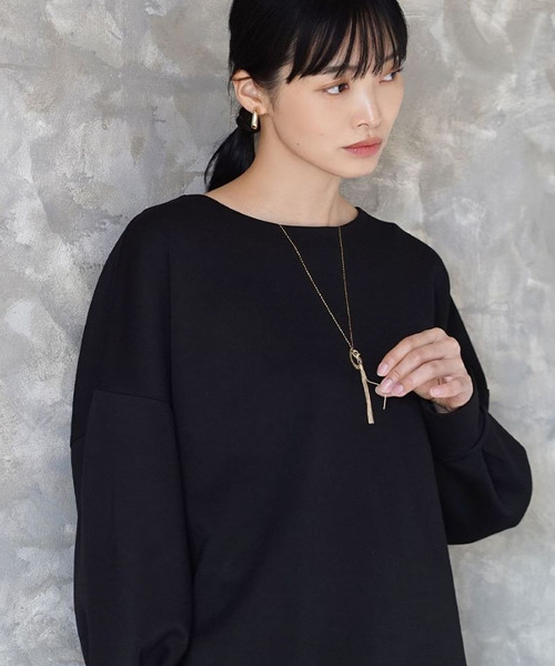 e-zakkamania stores(イーザッカマニアストアーズ)の「ネックレス刺繍 チャーム付きプルオーバー(Tシャツ/カットソー・レディース・グレイッシュベージュ/ブラック/チャコール・フリー)」の11枚目の写真