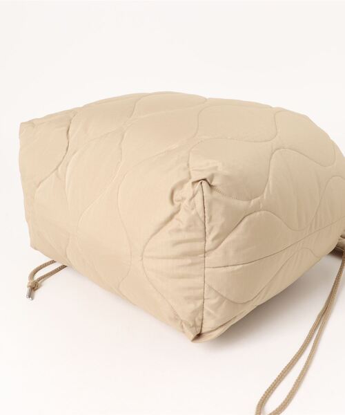 Ungrid（アングリッド）の「MILITARY DOWN SHOULDER BAG（ハンドバッグ・レディース・ベージュ/カーキ・FREE）」の4枚目の写真