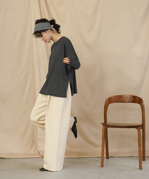 select MOCA（セレクトモカ）の「ルーズシルエットディープタックパンツ（スラックス・レディース・アイボリー/ブラック・MEDIUM/LARGE）」の22枚目の写真