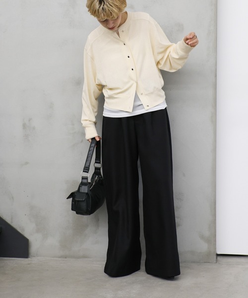 select MOCA（セレクトモカ）の「ルーズシルエットディープタックパンツ（スラックス・レディース・アイボリー/ブラック・MEDIUM/LARGE）」の16枚目の写真