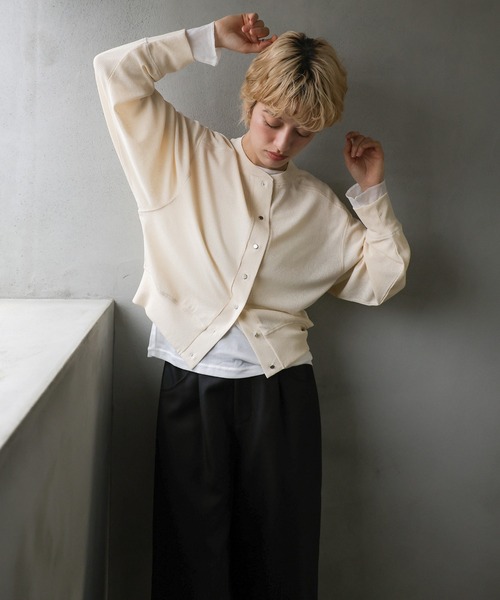 select MOCA（セレクトモカ）の「ルーズシルエットディープタックパンツ（スラックス・レディース・アイボリー/ブラック・MEDIUM/LARGE）」の15枚目の写真