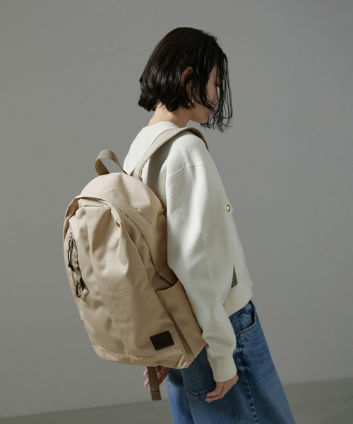 SALON adam et rope'（サロン アダム エ ロペ）の「【WEB限定】[ショルダーバッグ付き・ユニセックスで使える・軽量・A4対応・大容量]バックパック 4（バックパック/リュック・レディース・グレー/ブラック/ダークブラウン/グレー系その他/キナリ・FREE）」の8枚目の写真