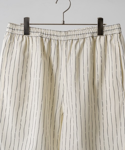 soerte(ソエルテ)の「HANDWRITTEN STRIPE HALF PANTS / ニュアンスストライプハーフパンツ(その他パンツ・メンズ・ホワイト/ブラウン・1/2)」の20枚目の写真