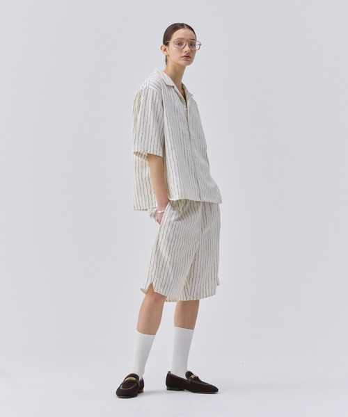 soerte(ソエルテ)の「HANDWRITTEN STRIPE HALF PANTS / ニュアンスストライプハーフパンツ(その他パンツ・メンズ・ホワイト/ブラウン・1/2)」の4枚目の写真