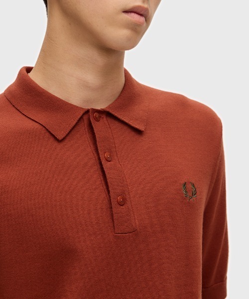FRED PERRY(フレッドペリー)の「Cotton Knitted Polo Shirt/コットンニットポロシャツ(ポロシャツ・メンズ・ブルー/グリーン/ベージュ/オレンジ/ライトブルー/ブラック/ゴールド/ライトオリーブ/セージグリーン/ダークネイビー/ブラック系その他/ダークグリーン/ライトベージュ/ネイビー/サックスブルー/ブラウン・M/L/S)」の17枚目の写真