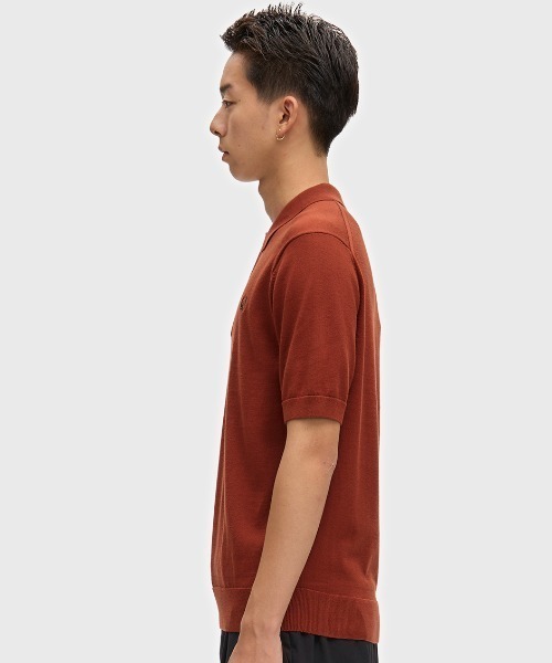 FRED PERRY(フレッドペリー)の「Cotton Knitted Polo Shirt/コットンニットポロシャツ(ポロシャツ・メンズ・ブルー/グリーン/ベージュ/オレンジ/ライトブルー/ブラック/ゴールド/ライトオリーブ/セージグリーン/ダークネイビー/ブラック系その他/ダークグリーン/ライトベージュ/ネイビー/サックスブルー/ブラウン・M/L/S)」の19枚目の写真