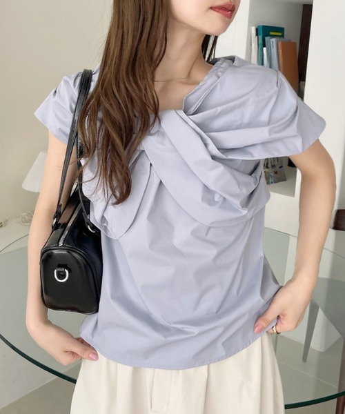 Eclat one(エクラワン)の「【Eclat one】クロスデザイン タイプライター ブラウス(その他トップス・レディース・グレー/ブラック/サックスブルー・FREE)」の5枚目の写真