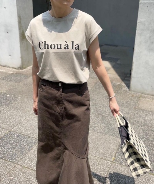 aquagarage(アクアガレージ)の「【L・LL追加】フレンチスリーブロゴTシャツ レディース 二の腕カバー 半袖Tシャツ 大きいサイズ(Tシャツ/カットソー・レディース・ブラック/グレイッシュベージュ/チャコール/ホワイト×シルバー/ホワイト・M/LL/L)」の17枚目の写真