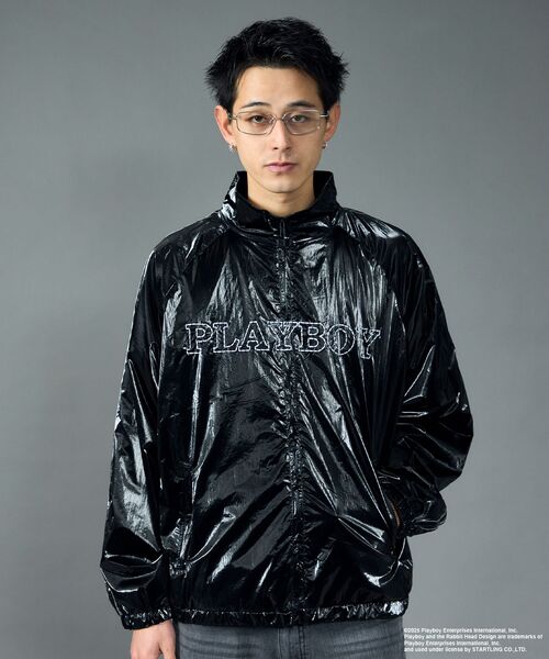 PLAYBOY（プレイボーイ）の「【SEQUENZ（シークエンズ）】PB COATING JACKET / プレイボーイ ジャケット コーティング フルジップ センターロゴ（ブルゾン・メンズ・バーガンディー/ブラック・SMALL/MEDIUM/LARGE）」の8枚目の写真