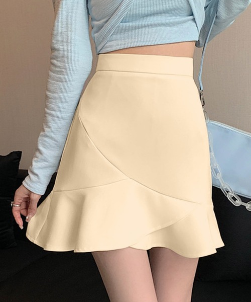 Jasmine Grandiflorum(ジャスミングランディフローラム)の「【Jasmine】裾フレアミニマーメイドスカート(スカート・レディース・ブラック/バーガンディー/ベージュ・SMALL/MEDIUM)」の3枚目の写真