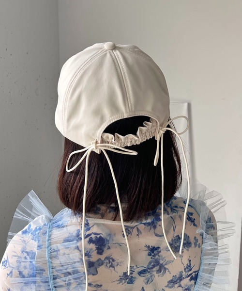 Casselini(キャセリーニ)の「Casselini(キャセリーニ)バックコードリボンキャップ(キャップ・レディース・アイボリー/ブラック・FREE)」の2枚目の写真