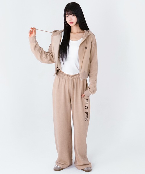 muahmuah(ムーアムーア)の「A'GEM/9 × .kom 『muah muah/ムーアムーア』 STITCH LOGO PIGMENT HOOD ZIPUP/ステッチロゴ ピグメントフードジップアップパーカー(パーカー・レディース・チャコールグレー/ベージュ・FREE)」の13枚目の写真