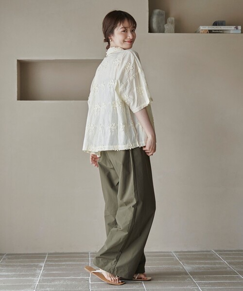 セール】【新色登場・追加】3Dフラワー刺繍 ハーフスリーブシャツ