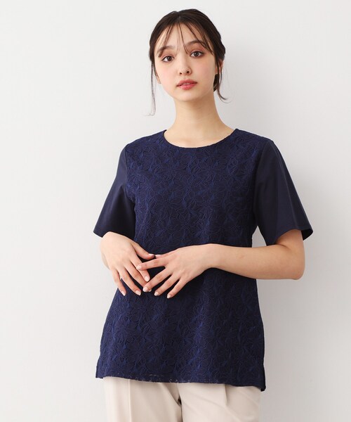LAURA ASHLEY(ローラアシュレイ)の「【人気デザインがアップデート!洗える】身頃レースTシャツ(Tシャツ/カットソー・レディース・オフホワイト/ライトグリーン/ネイビー・40/38)」の3枚目の写真