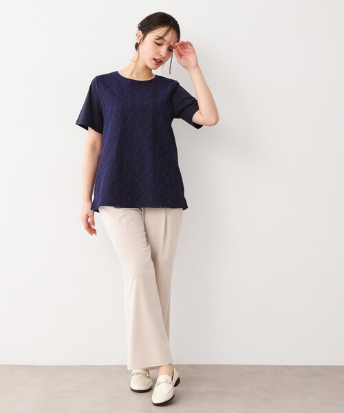 LAURA ASHLEY(ローラアシュレイ)の「【人気デザインがアップデート!洗える】身頃レースTシャツ(Tシャツ/カットソー・レディース・オフホワイト/ライトグリーン/ネイビー・40/38)」の12枚目の写真