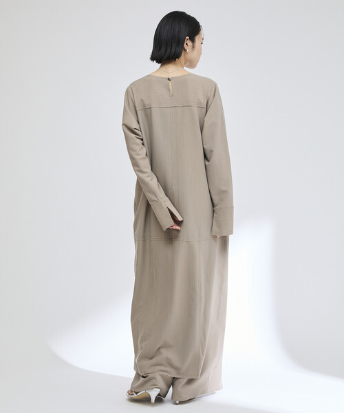 Firsthand（ファーストハンド）の「Firsthand/ファーストハンド ピンストライプ 深Vネック ロングスリーブ ワンピース / サイドスリット 長袖ロングワンピース（ワンピース・レディース・チャコールグレー/グレー・S/M）」の10枚目の写真