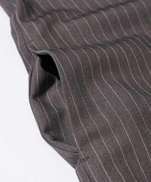 Firsthand（ファーストハンド）の「Firsthand/ファーストハンド ピンストライプ 深Vネック ロングスリーブ ワンピース / サイドスリット 長袖ロングワンピース（ワンピース・レディース・チャコールグレー/グレー・S/M）」の21枚目の写真