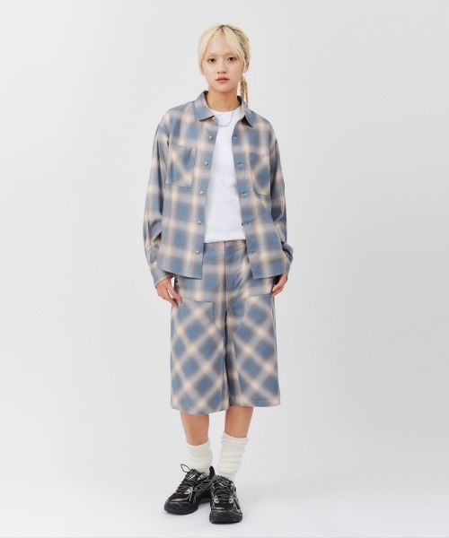 atmos pink（アトモスピンク）の「atmos pink Ombre Check Double Knee Half Pants / アトモス ピンク オンブレ チェック ダブルニー ハーフ パンツ（その他パンツ・レディース・ブラック/ブルー・S/M）」の13枚目の写真
