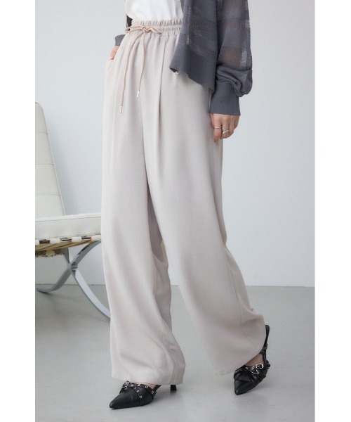 AZUL by moussy(アズールバイマウジー)の「ワイドイージーパンツ(スラックス・レディース・ブラック/グレイッシュベージュ/ブラック系その他/グリーン系その他/グリーン・SMALL/MEDIUM)」の4枚目の写真