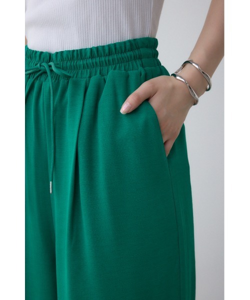 AZUL by moussy(アズールバイマウジー)の「ワイドイージーパンツ(スラックス・レディース・ブラック/グレイッシュベージュ/ブラック系その他/グリーン系その他/グリーン・SMALL/MEDIUM)」の19枚目の写真